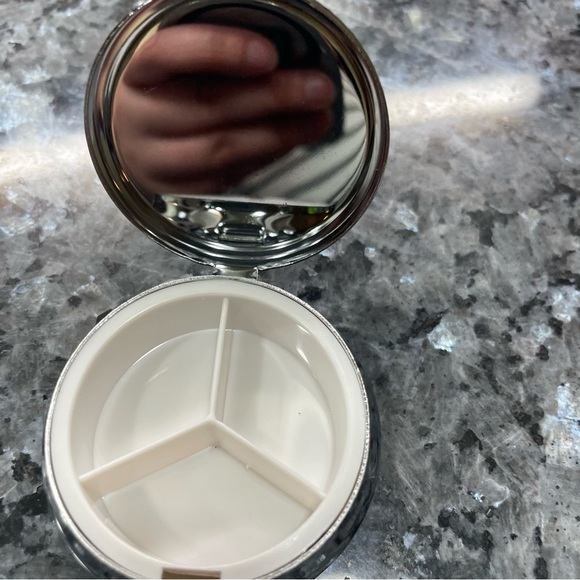 Colorful hummingbird pill box / NWOT - Picture 8 of 9